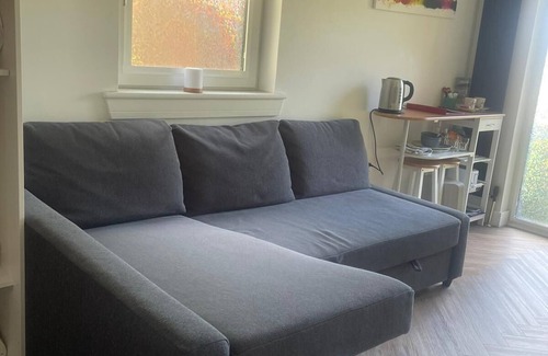 Gilmerton Apartment | En-suite with private entrance in Edinburgh