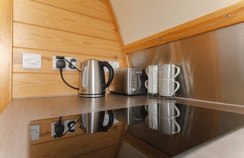 Blackburn Cabin | En-suite Wooden Cabin With Hot Tub