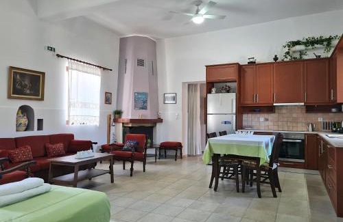 Kaliviani House | Enastron vacation house