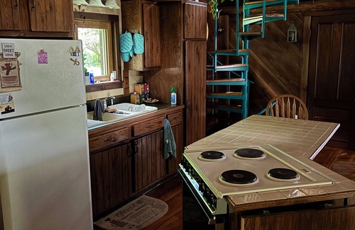 Norwich Cabin | Enchanted Cabin: Nature Retreat & Hot Tub Hideaway