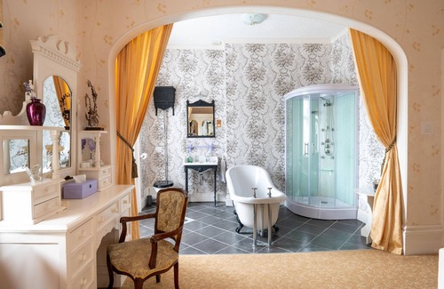Ventnor House | Enchanted Manor