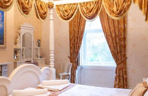 Ventnor House | Enchanted Manor