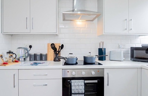 Olton House | Enchanting 4 spacious bedrooms with 8 beds