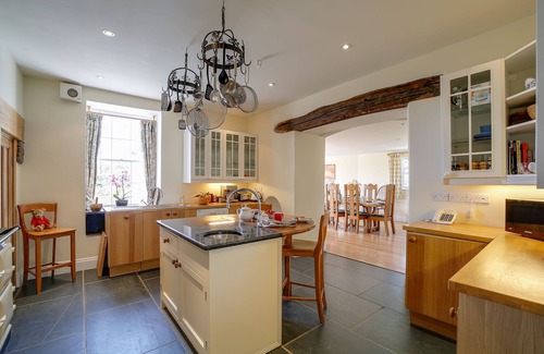 Porthcothan House | Enchanting 5* holiday home overlooking Porthcothan Bay, 600m from beach.