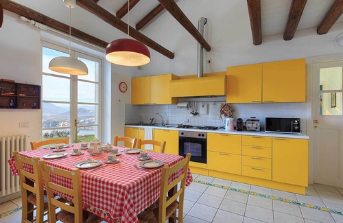 Stresa Villa | Enchanting and sunny villa with pool & breathtaking views! -Villa Poggio al Lago