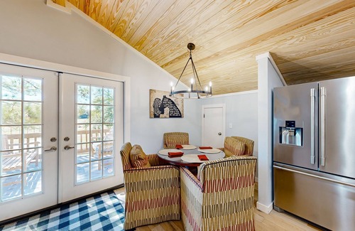 Tylertown House | Enchanting farm stay with cozy fireplace, spacious grounds, & outdoor grilling