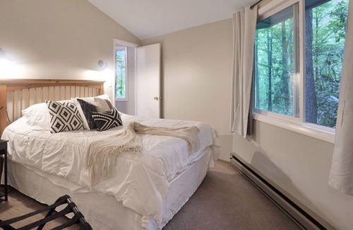 Mill Ridge House | Enchanting Mountain TreeHouse close2 BannerElk,Boone,BlowingRock,SugarMt,BeechMt