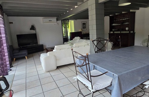 Tayac House | Enclosed air-conditioned house near St Emilion with garden and private pool