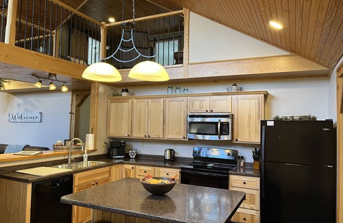 Sharpsburg Cabin | End of Summer Special. Weekday Rates Lowered. Private Retreat - Book Now!