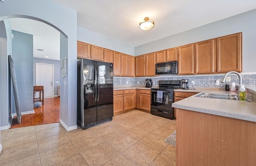Estero House | End Unit Townhome with Garage ~ Minutes to Shopping & Dining!