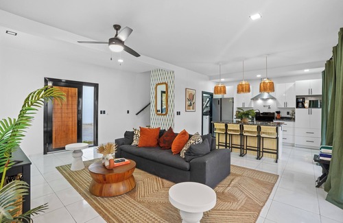 Pristine Bay House | Endless Island Horizons @ Coral Views, French Harbor