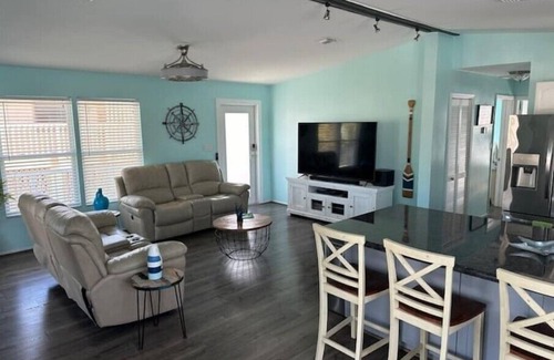 Cutthroat Harbor Estates House | Endless Summer Beach Housen
