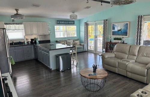 Cutthroat Harbor Estates House | Endless Summer Beach Housen