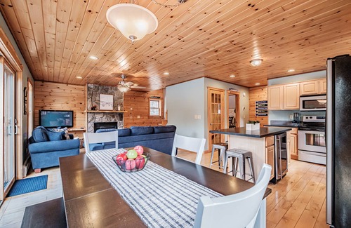 Rumford Center Cottage | English Woods Cottage - Secluded 3 bedroom cottage located in the English Woods!