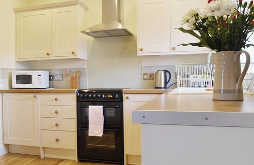 Perth Cottage | Enjoy the beautiful scenery or venture out to many local attractions.