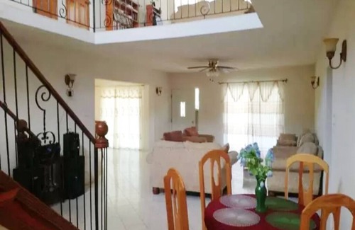 Atlantic Shores House | Enjoy a cozy getaway with 4BR 3BA house with AC 5mins from Miami Beach.