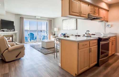 Lincoln City Condo | Enjoy Bayfront Views from this Affordable 1 Bedroom Condo in the Taft District