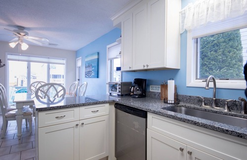 Surf City House | Enjoy Family Memories - Great Outdoor Decks And Backyard; A Few Houses To Beach