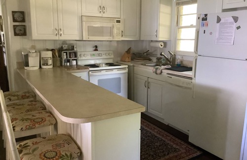 Lake Waccamaw Cottage | Enjoy Lake Waccamaw in a cozy cottage steps from the lake.