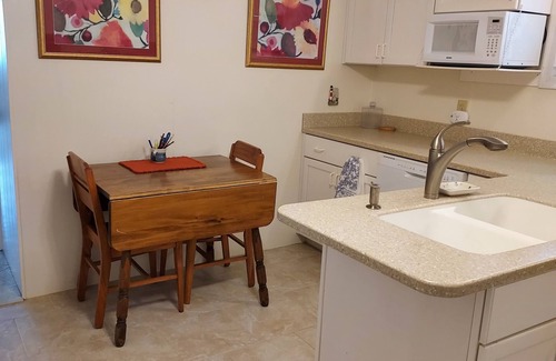 York Beach Condo | Enjoy Long Sands Beach Seascapes from the Sea Snug condo