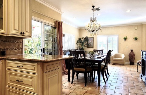 Mid-City House | Enjoy luxurious, unique home in prime Santa Monica at a great intro price.