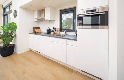 Lieren House | Enjoy luxury and comfort in our spacious Cannenburch with modern amenities