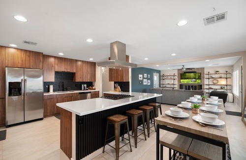 Scottsdale Estates Nine House | Enjoy modern living w/the comforts of home! Close to all dining/shops/nightlife!