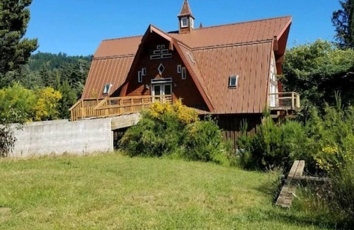 Gold Beach House | Enjoy summer at the beach!
