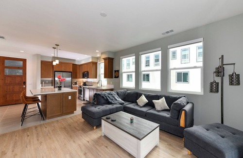 Downtown Napa Condo | Enjoy Sunsets & Wines Downtown Napa