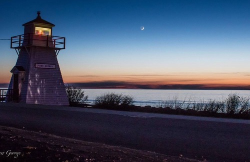 Port George House | Enjoy the Bay of Fundy just steps away. Pet friendly.