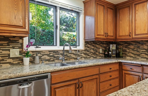 Laguna Condo | Enjoy the Beauty of Downtown Santa Barbara Walk Everywhere!