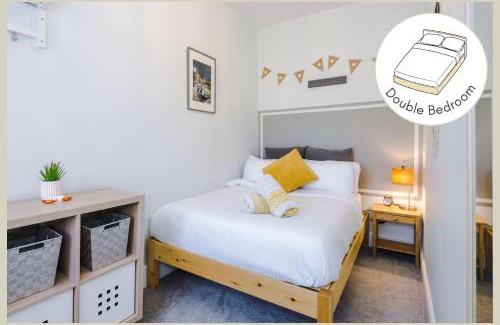 Chester House | Enjoy the Pause Holiday Home, A Quiet City Centre, 2 Double Bed, Free Parking, Manchester Airport 50 min drive