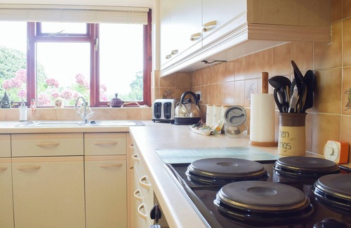 Little Cowarne Cottage | Enjoy the peaceful surroundings of the Herefordshire countryside.