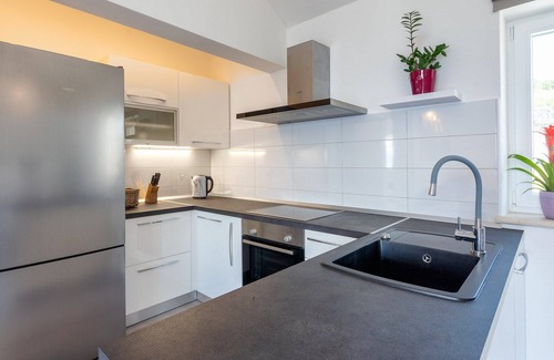 Milna (Brac) Villa | Enjoy the peacefulness of the nature of island Brač overlooking the sea .