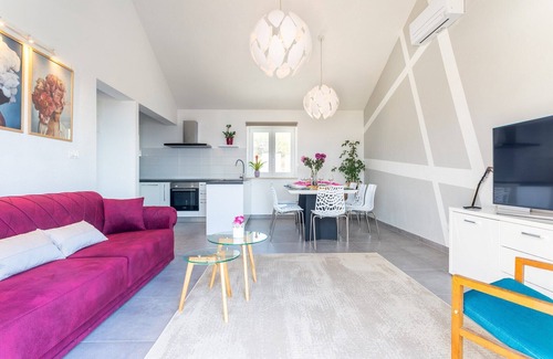 Milna (Brac) Villa | Enjoy the peacefulness of the nature of island Brač overlooking the sea .