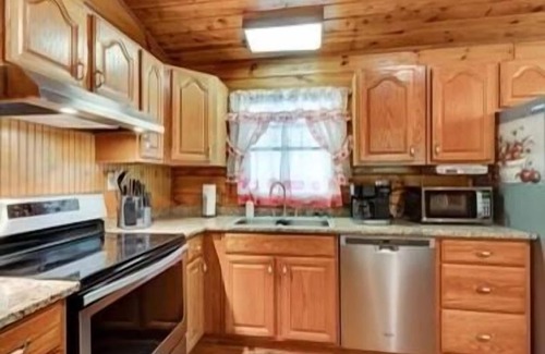 Dandridge House | Enjoy the summer at Douglas Lake nearby Smoky Mountains, Pigeon Forge/G-burg