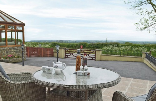 Ludchurch Cottage | Enjoy this stunning property, set in the beautiful Welsh countryside.