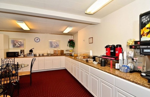 Ontario Hotel | Enjoy Vacation! Indoor Pool, Pets Allowed, Free Parking, Free Breakfast