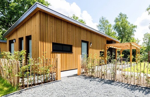 Wekerom House | Enjoy without worries in the hot tub