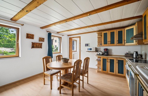 Sallgast House | Enjoy your holiday in this pleasant holiday home in beautiful scenic surroundings.