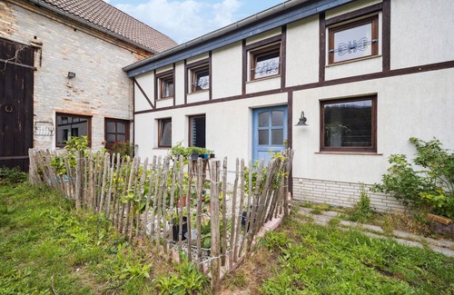 Sallgast House | Enjoy your holiday in this pleasant holiday home in beautiful scenic surroundings.