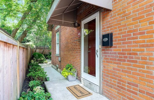 Columbus Apartment | Enjoy your stay in this cozy, newly renovated condo in the heart of German Village