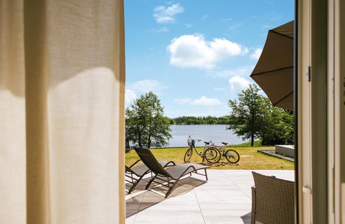 Olsztyn House | Enjoy your vacation in this modern and comfortable cottage on the Kortowskie Lake.