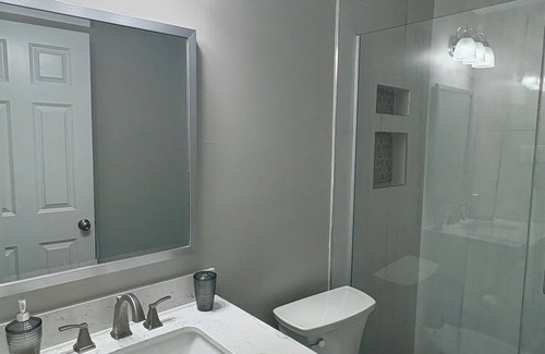 Hazel Park Apartment | Enjoyable 2-bedroom apartment with AC in Hazel Park