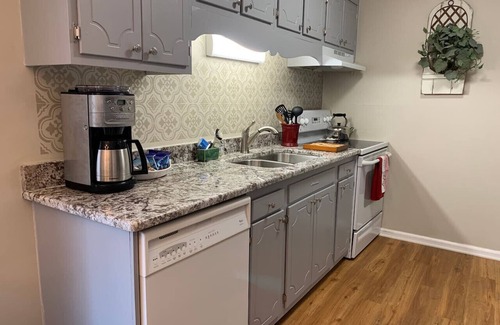 High Point Condo | Enjoyable & Comfortable Ground Level Condo