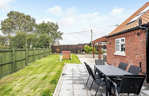 Horncastle Cottage | Enjoying a rural location and beautiful far-reaching views.