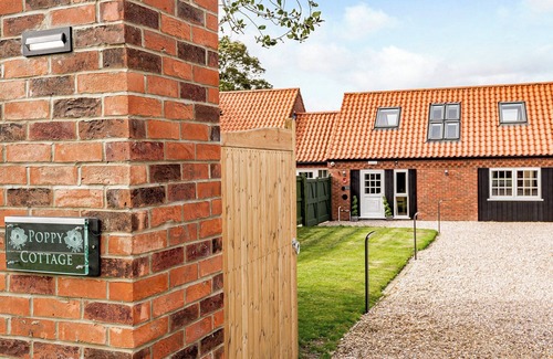 Horncastle Cottage | Enjoying a rural location and beautiful far-reaching views.