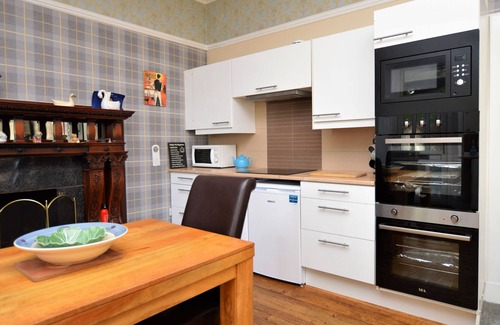 Kilmun Apartment | Enmore Beach House, waterfront, spectacular views, pet friendly