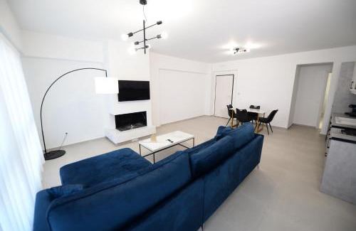Patras Apartment | Ennea Suites-Frost suite