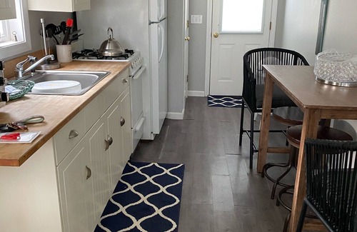 Pine Orchard House | Ennis Cottage - A holiday by the sea!